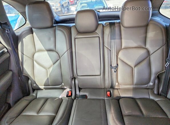 WP1AB2A29GLA92775 2016 PORSCHE CAYENNE Желто-коричневый Вид задних сидений