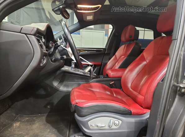 WP1AB2A50GLB42702 2016 PORSCHE MACAN Серый Вид салона спереди