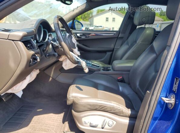WP1AB2A56GLB47581 2016 PORSCHE MACAN Синий Вид салона спереди