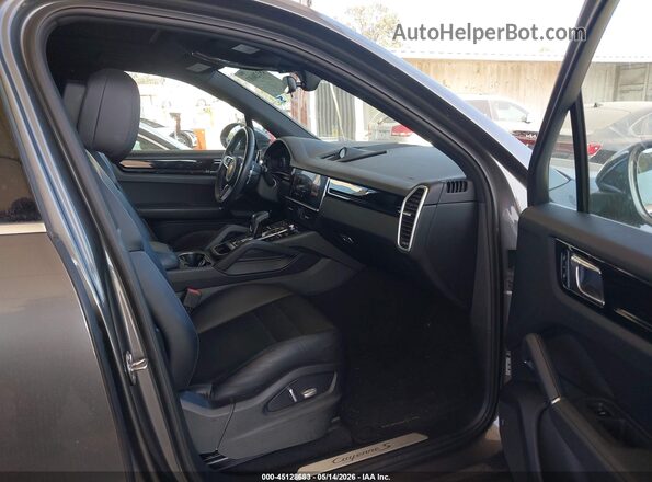 WP1AB2AY9KDA64823 2019 PORSCHE CAYENNE Серый Вид салона спереди