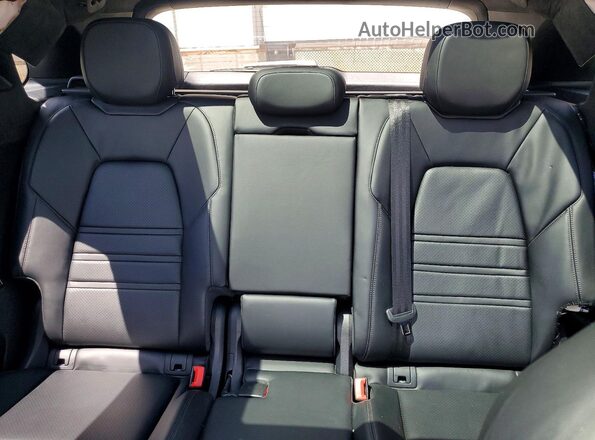 WP1AG2AY0MDA33982 2021 PORSCHE CAYENNE Gray Widok tylnych siedzeń