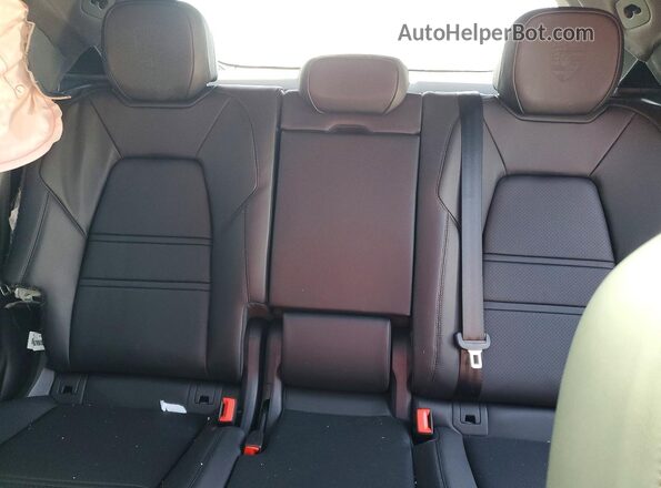 WP1BA2AY1TDA36894 2026 PORSCHE CAYENNE Red Հետևի նստատեղերի տեսք