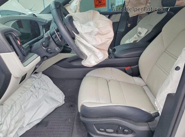 WP1BA2AY4SDA31655 2025 PORSCHE CAYENNE Серый Вид салона спереди