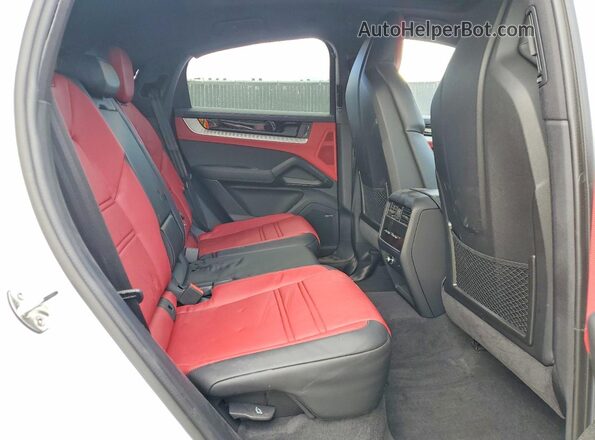 WP1BA2AY6SDA33035 2025 PORSCHE CAYENNE White Widok wnętrza z tyłu