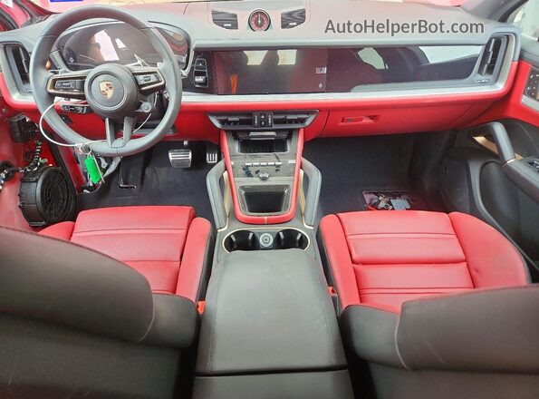WP1BL2AY5SDA39872 2025 PORSCHE CAYENNE Красный Вид панели приборов