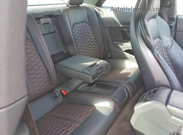 WUAPWAF52JA904078 2018 AUDI RS5 White Widok tylnych siedzeń
