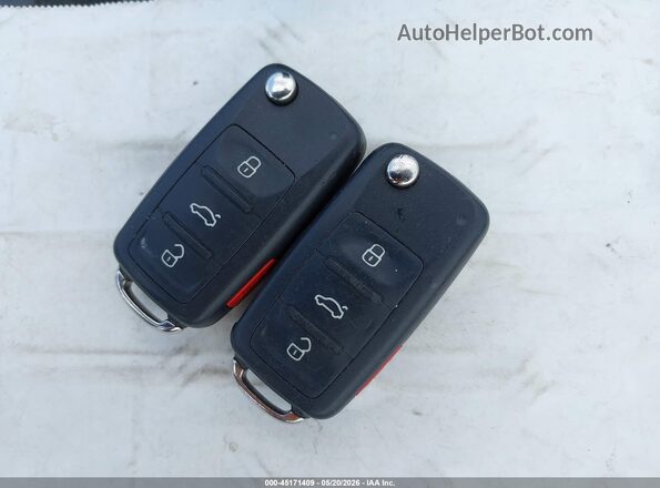 WVGAV7AX0JK005047 2018 VOLKSWAGEN TIGUAN Черный Вид панели приборов