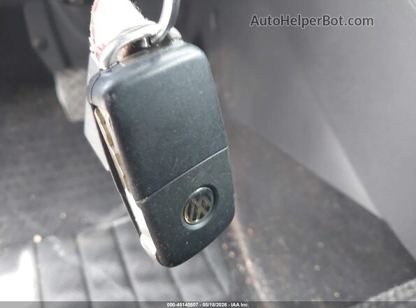 WVGAV7AX1HK044997 2017 VOLKSWAGEN TIGUAN Белый Вид панели приборов
