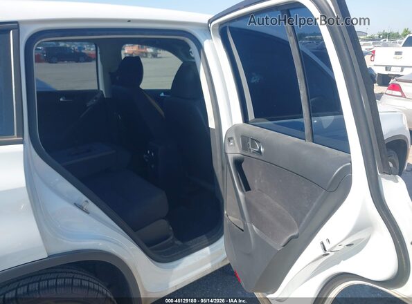 WVGAV7AX3HK047531 2017 VOLKSWAGEN TIGUAN Белый Вид наклейки с VIN-кодом