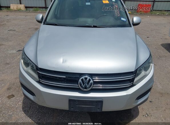 WVGAV7AX4GW519940 2016 VOLKSWAGEN TIGUAN Серебряный Вид спереди