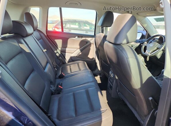WVGAV7AX5GW555944 2016 VOLKSWAGEN TIGUAN Синий Вид задней части салона