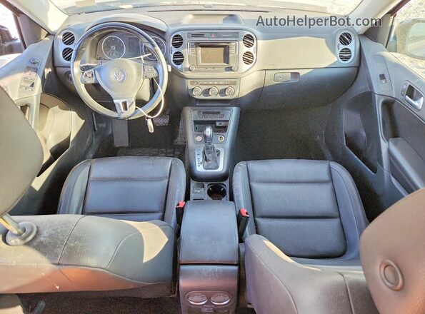 WVGAV7AX5GW555944 2016 VOLKSWAGEN TIGUAN Синий Вид панели приборов