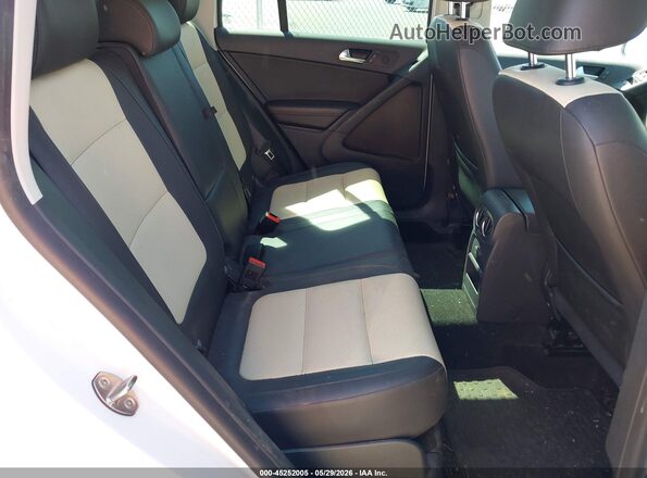 WVGAV7AX8GW594124 2016 VOLKSWAGEN TIGUAN White Вид наклейки з VIN-кодом
