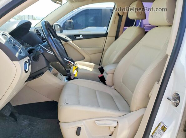 WVGAV7AX9GW502258 2016 VOLKSWAGEN TIGUAN Белый Вид салона спереди