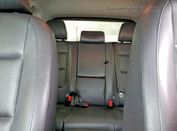 WVGAV7AX9HK019233 2017 VOLKSWAGEN TIGUAN Белый Вид задних сидений