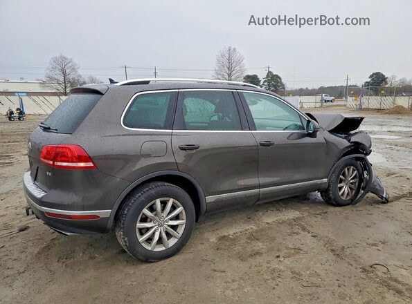 WVGEF7BP2HD006874 2017 VOLKSWAGEN TOUAREG Коричневый Задняя правая четверть