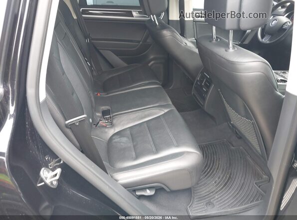 WVGEF9BP3GD000592 2016 VOLKSWAGEN TOUAREG Black Widok naklejki z numerem VIN