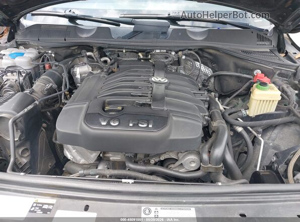 WVGEF9BP3GD000592 2016 VOLKSWAGEN TOUAREG Black Widok z tyłu