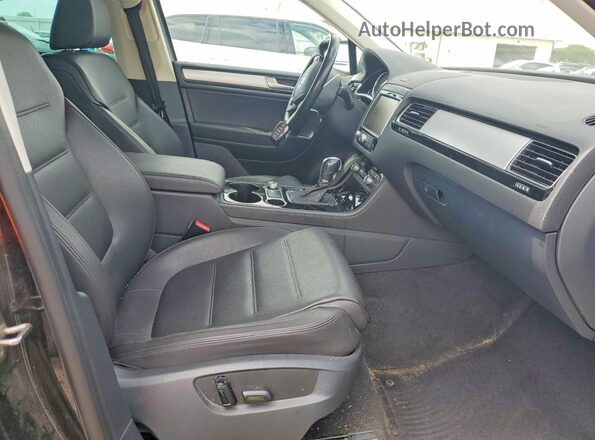 WVGEP9BP6GD006870 2016 VOLKSWAGEN TOUAREG Черный Вид спереди