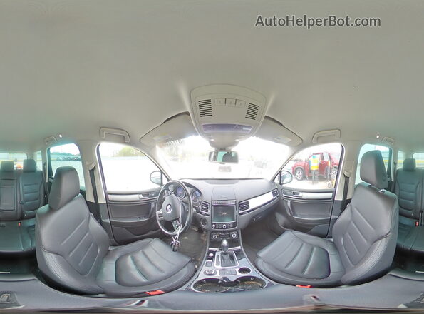 WVGEP9BP6GD006870 2016 VOLKSWAGEN TOUAREG Черный Вид задней части салона