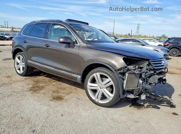 WVGEP9BP9GD003090 2016 VOLKSWAGEN TOUAREG Черный Передняя правая четверть