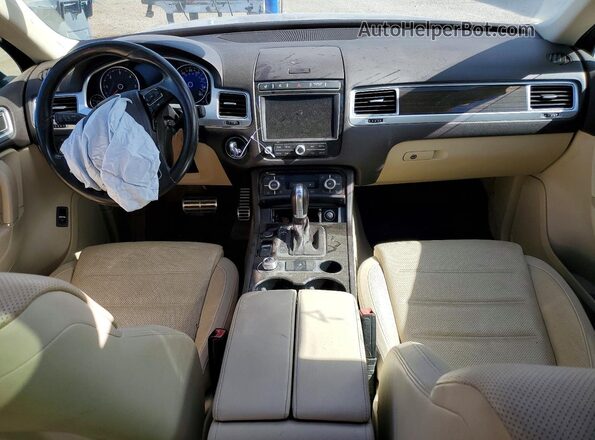 WVGEP9BP9GD003090 2016 VOLKSWAGEN TOUAREG Черный Вид панели приборов