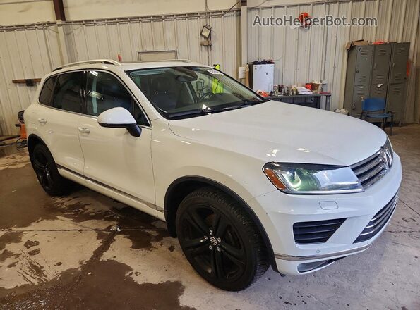 WVGGF7BP0HD002279 2017 VOLKSWAGEN TOUAREG Белый Передняя правая четверть