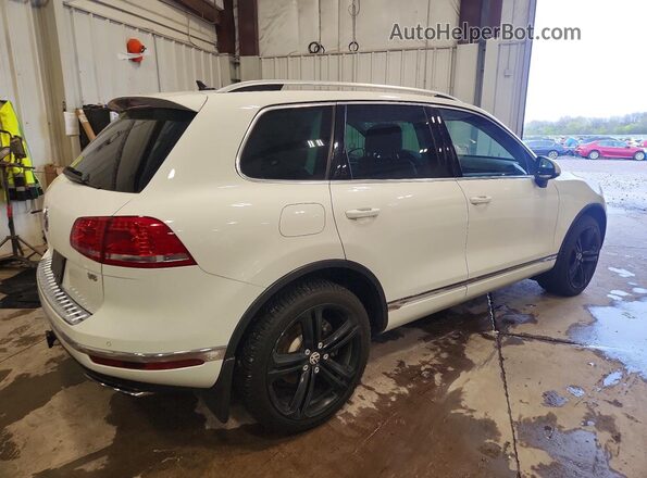 WVGGF7BP0HD002279 2017 VOLKSWAGEN TOUAREG Белый Задняя правая четверть