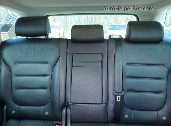 WVGGF7BP0HD006204 2017 VOLKSWAGEN TOUAREG Красный Вид задних сидений