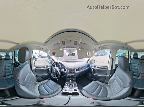 WVGGF7BP0HD006204 2017 VOLKSWAGEN TOUAREG Красный Панорамный вид салона 360°