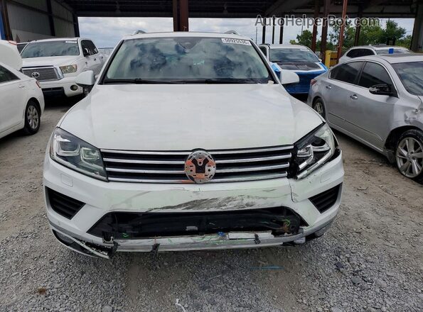 WVGGF7BPXHD006758 2017 VOLKSWAGEN TOUAREG White Widok z przodu