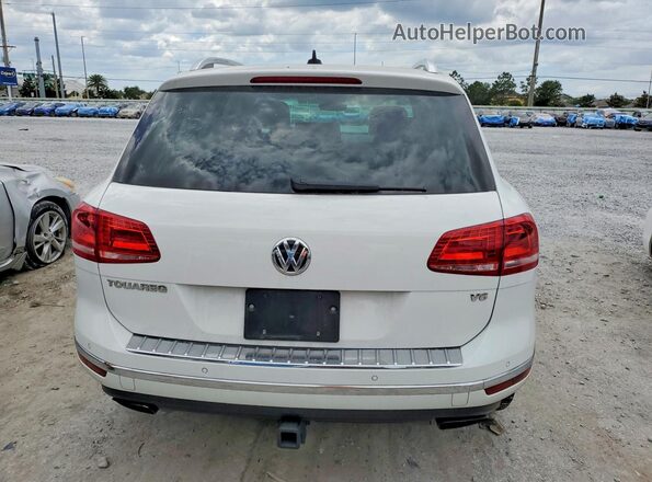 WVGGF7BPXHD006758 2017 VOLKSWAGEN TOUAREG White Widok z tyłu