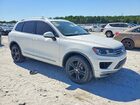 2017 Volkswagen Touareg Wolfsburg Белый vin: WVGRF7BP5HD006885