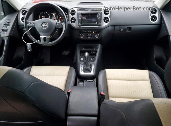 WVGSV7AX6HK013538 2017 VOLKSWAGEN TIGUAN White Вид панелі приладів