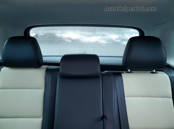 WVGSV7AX6HK013538 2017 VOLKSWAGEN TIGUAN White Вид задніх сидінь