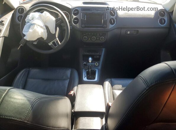 WVGUV7AX2HW509633 2017 VOLKSWAGEN TIGUAN Silver Widok deski rozdzielczej