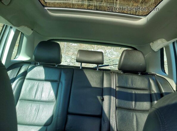 WVGUV7AX2HW509633 2017 VOLKSWAGEN TIGUAN Silver Widok tylnych siedzeń