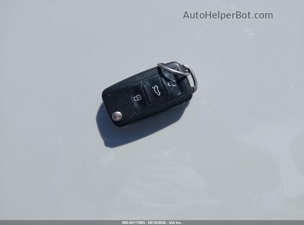 WVGUV7AX5HW504183 2017 VOLKSWAGEN TIGUAN Gray Widok deski rozdzielczej