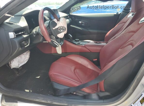 WZ1DB0C06NW053430 2022 TOYOTA GR Silver Vista interior delantera