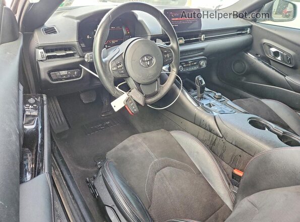 WZ1DB2C09NW050209 2022 TOYOTA GR Серебряный Вид панели приборов