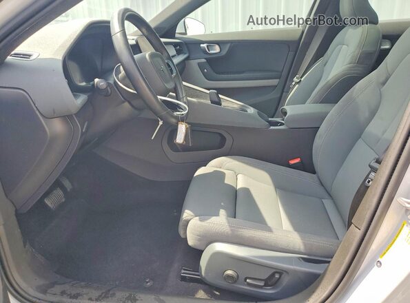 YSMEG3KA2PL135843 2023 POLESTAR 2 Silver Vista interior delantera