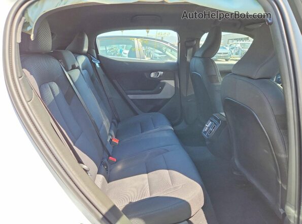 YSMEG3KA6PL157053 2023 POLESTAR 2 White Vista de los asientos traseros