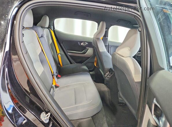 YSMET3KAXPL134709 2023 POLESTAR 2 Black Vista de los asientos traseros