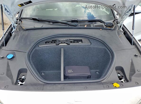 YSMFE3KA7RL236762 2024 POLESTAR 4 White Vista interior trasera