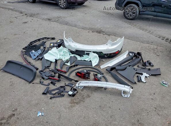 YSMFE3KA7RL236762 2024 POLESTAR 4 White Vista del compartimento del motor