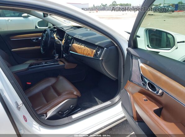 YV1102GL6J1067384 2018 VOLVO V90 Белый Вид салона спереди