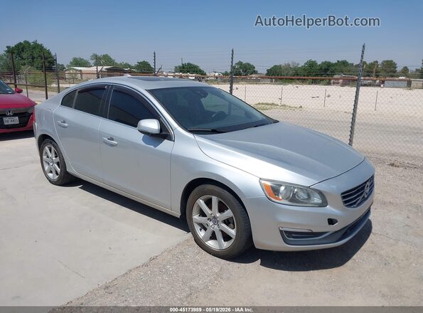 YV126MFK8G2393908 2016 VOLVO S60 Серебряный Передняя правая четверть