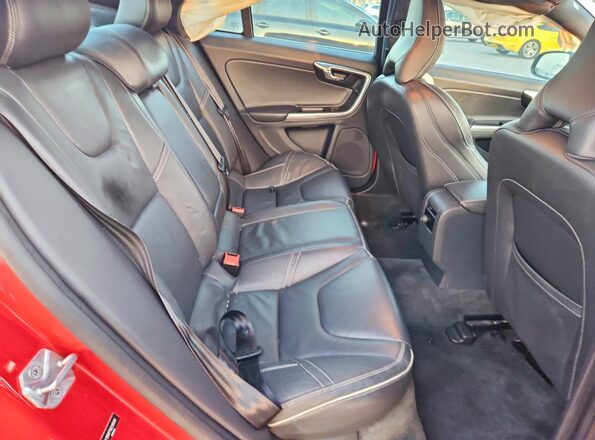 YV126MFP9G2395064 2016 VOLVO S60 Red Rear seats view
