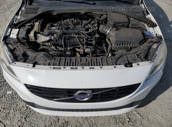 YV140MEL1J2392563 2018 VOLVO V60 White Vista del compartimento del motor