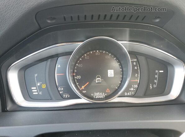 YV140MEL1J2392563 2018 VOLVO V60 White Vista del cuadro de instrumentos